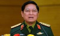 Министр обороны Вьетнама Нго Суан Лить принял посла США Теда Осиуса