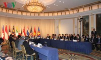 Фам Бинь Минь принял участие в неформальной встрече глав МИД стран АСЕАН и США