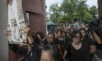 Жителям Таиланда разрешат войти в Большой дворец и проститься с усопшим монархом