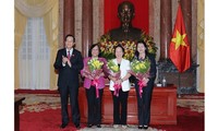 Вице-президенту СРВ передали пост главы Попечительского совета Фонда помощи вьетнамским детям