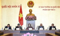 В Ханое завершилось 5-е заседание постоянного комитета вьетнамского парламента