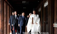 Десятки японских депутатов посетил храм Ясукуни
