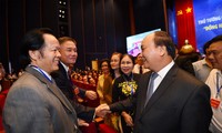 Диалог премьера Вьетнама с представителями бизнес-кругов страны