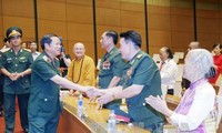 Вице-спикер парламента Вьетнама принял делегацию Командования ВМС страны