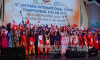 Более тысячи артистов принимают участие в Международном хоровом конкурсе 2017 в Хойане 