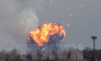 Десятки тысяч людей были эвакуированы из-за взрыва склада с боеприпасами на Украине