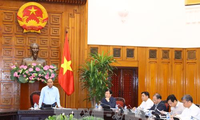 Премьер Вьетнама встретился с руководством 4 провинций, сильно пострадавших от стихийных бедствий