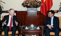 Вице-премьер, глава МИД Вьетнама Фам Бинь Минь принял посла США Теда Осиуса 