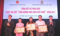 Награждены победители конкурса сочинений на тему «Лучшие вьетнамские учителя 2017»