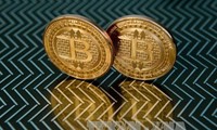 Курс криптовалюты Bitcoin впервые в истории превысил $10000