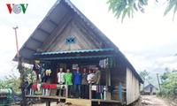 Посещение общины Янгмао после тайфуна Дамри