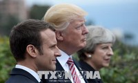 Президент США провёл телефонные разговоры с британским премьером и французским коллегой