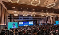 В Ханое открылся Вьетнамский деловой саммит