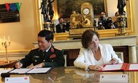 Вьетнам и Франция подписали Заявление об общем видении по оборонному сотрудничеству на 2018-2028 гг. 
