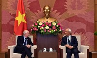 Вице-спикер вьетнамского парламента принял группу межпарламентского союза парламента Великобритании