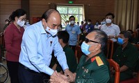 Президент Нгуен Суан Фук: Партия и Государство как и прежде уделяют особое внимание качеству жизни инвалидов войны и семей павших фронтовиков