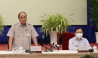 Президент Нгуен Суан Фук: вьетнамские бизнесмены объединяют усилия для преодоления трудностей  во имя развития страны