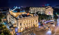 Стартует программа безопасного туризма – Пешеходная экскурсия «Французская архитектура в центре Ханоя».
