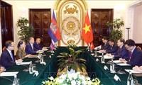 Вьетнам и Камбоджа продолжат поддерживать друг друга на международных, региональных и субрегиональных форумах 