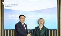 Председатель Нацсобрания Выонг Динь Хюэ принял руководителя Имперского колледжа Лондона