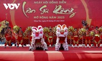 54 танцевальные группы, исполнившие танец «Взлетающий дракон», установили рекорд Вьетнама 