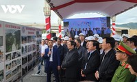 Премьер-министр Фам Минь Тинь проверил ход реализации высокоскоростной автомагистрали Нячанг-Камлам
