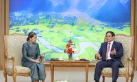 Фам Минь Тинь принял вице-премьера Камбоджи Мен Сам Ан