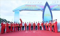 Премьер-министр Фам Минь Тинь объявил об эксплуатации автомагистралей Нячанг-Камлам и Виньхоа-Фантхиет