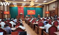 Премьер-министр Фам Минь Тинь провёл рабочую встречу с постоянным бюро парткома провинции Контум