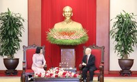 Генсек ЦК КПВ Нгуен Фу Чонг принял председателя Национальной ассамблеи Камбоджи Хуона Судари 