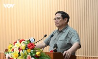 Премьер-министр Фам Минь Тинь: необходимо создать прорыв для всестороннего развития провинции Камау