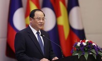 Премьер-министр Лаоса Сонесаи Сифандон посещает Вьетнам с официальным визитом