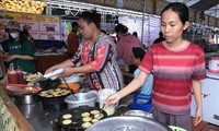 Открылся 1-й фестиваль народных пирожков Южного Вьетнама 