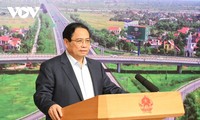 Премьер-министр Фам Минь Тинь: необходимо проявить решимость в завершении проектов в установленный срок