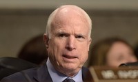 ສະມາຊິກສະພາສູງ John McCain ຖອນຄຳຕັດສິນສະໜັບສະໜູນທ່ານ D.Trump