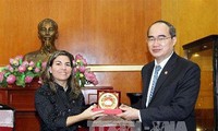 古巴与各国人民友好协会代表团访问越南