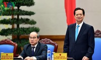 越南政府与祖国阵线中央委员会举行联席会议