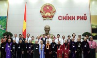 越南政府副总理武德担会见广南省大禄县为国立功者代表团