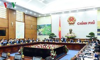 越南政府召开7月工作例会