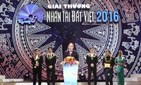 2016年越南人才奖颁奖仪式在河内举行