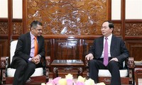 陈大光会见印度塔塔集团越南公司总经理森古普塔