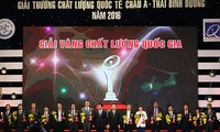 越南政府副总理武德担出席国家质量奖颁奖仪式