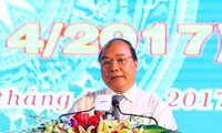阮春福出席朔庄省重新建省25周年纪念大会