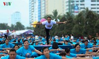 越南响应国际瑜伽日