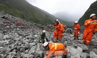 中国山体垮塌：伤亡人数继续增加