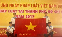 越南法律日为建设廉正、行动、服务国家和人民的政府做出贡献