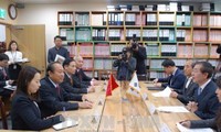 越南政府常务副总理张和平访问韩国