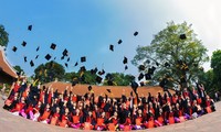 越南大学生的拍毕业照热潮