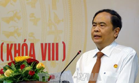 越南祖国阵线中央委员会积极参加反腐败反浪费工作