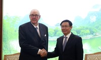 越南政府副总理王庭惠会见怡和集团主席凯瑟克